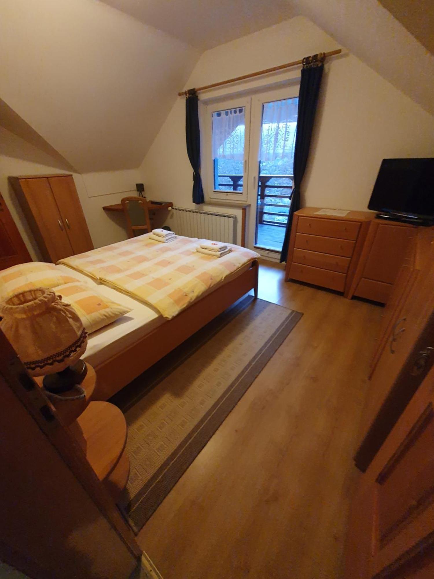 Miskar Rooms Церкница Стая снимка