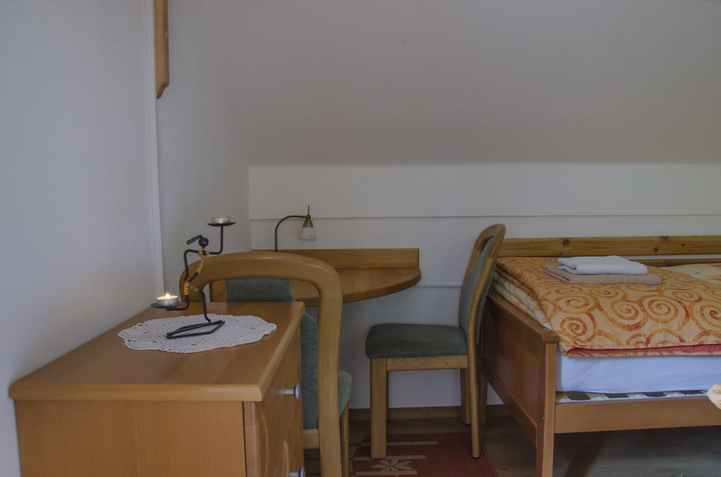 Miskar Rooms Церкница Стая снимка