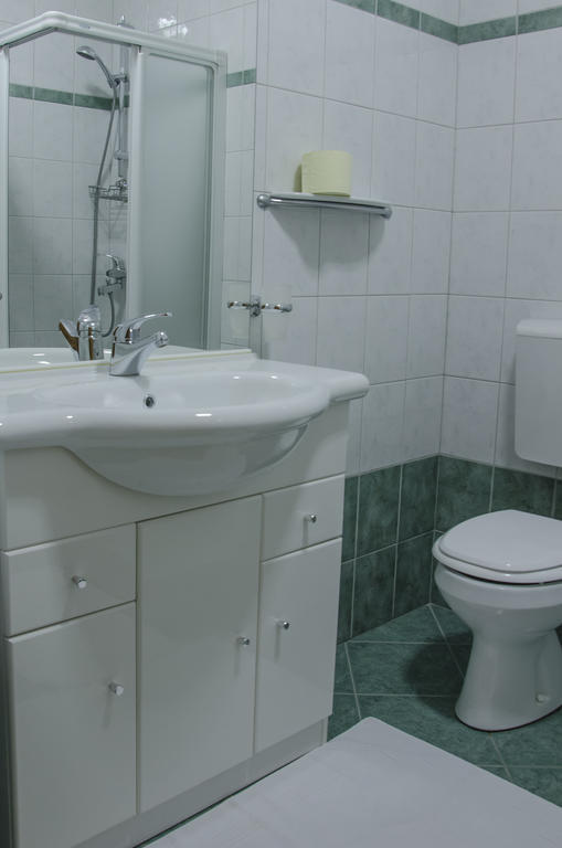 Miskar Rooms Церкница Стая снимка
