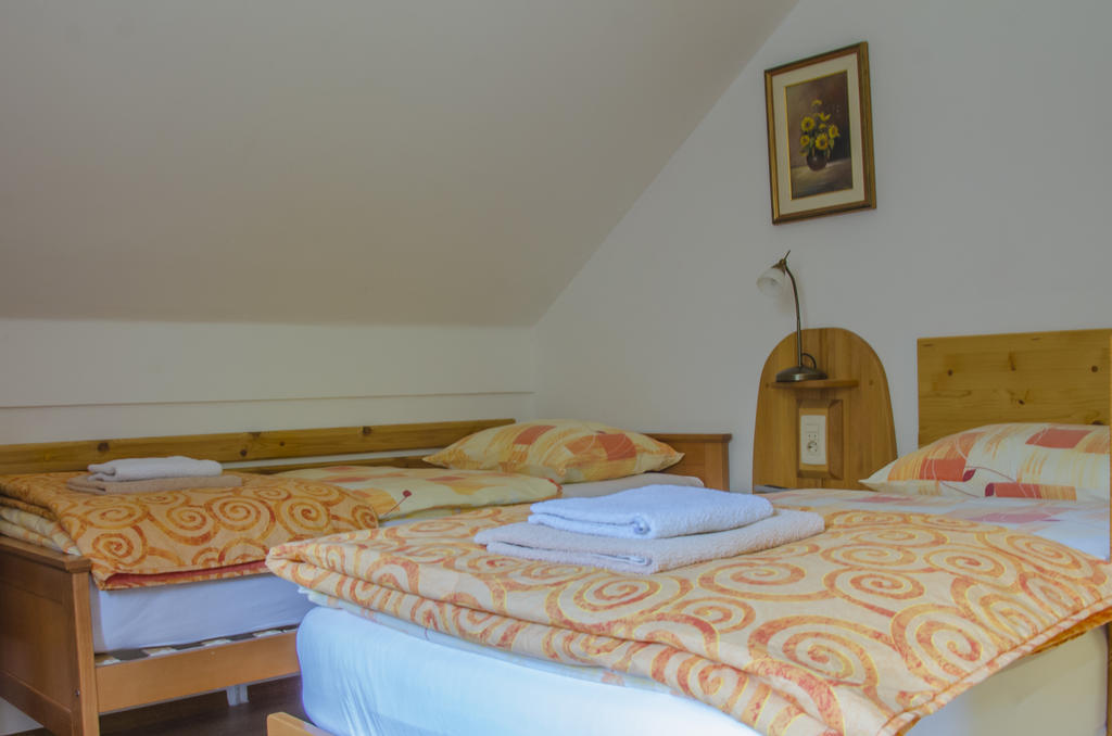 Miskar Rooms Церкница Екстериор снимка